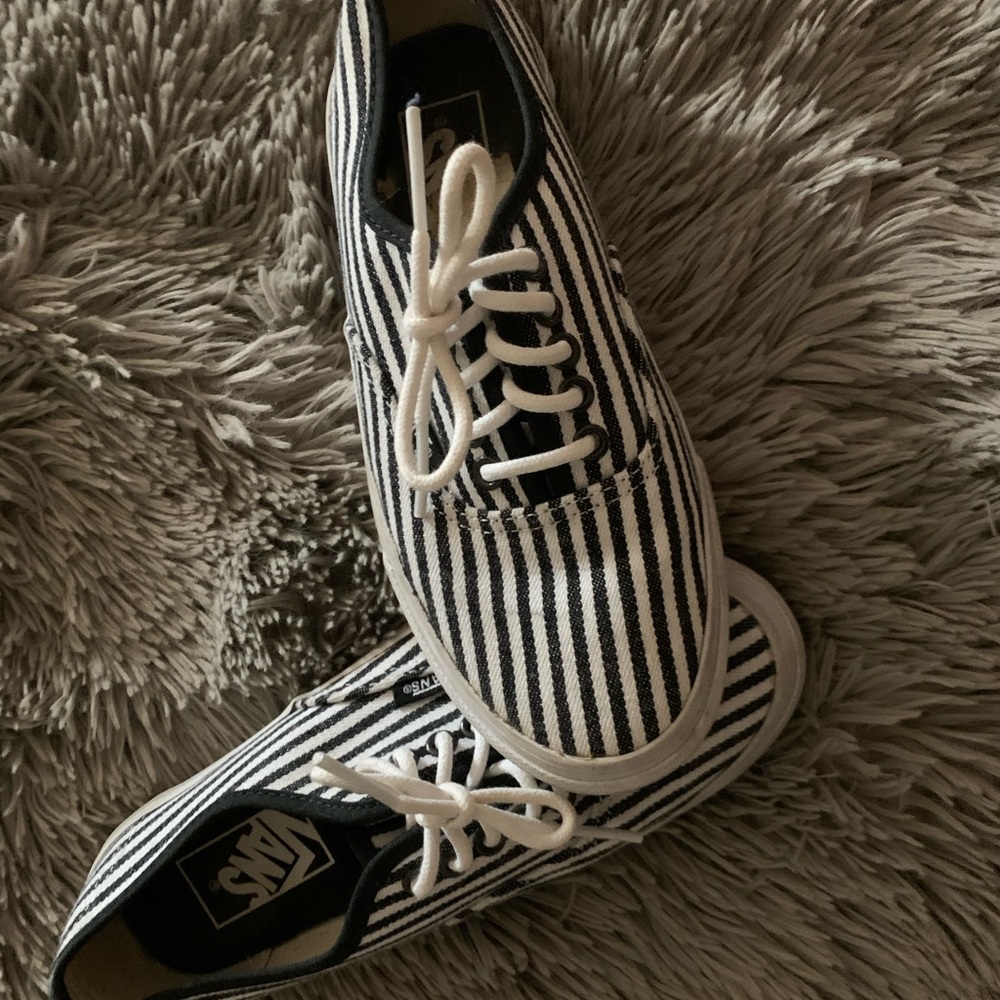 Vans Shoes - Picture 2 of 4